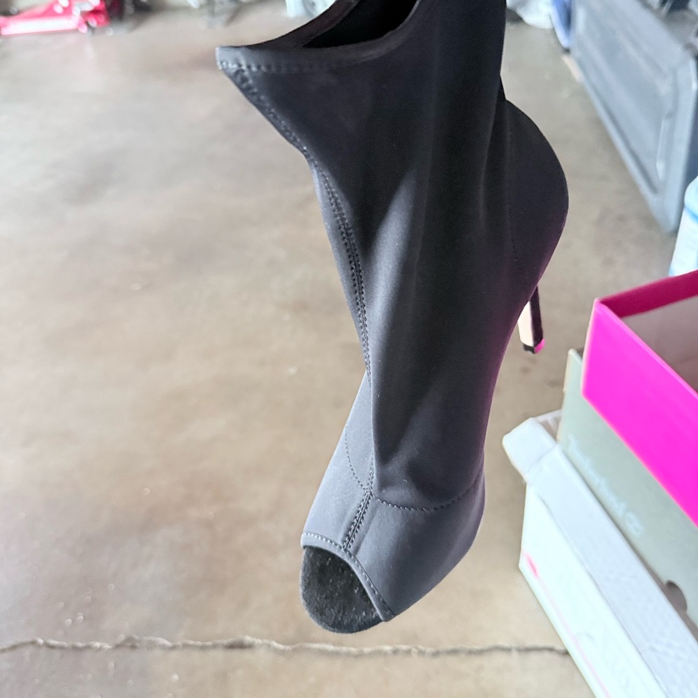 Elegant Black Women's Heeled Boots